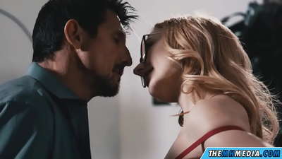 Романтичен секс со курва русокоса